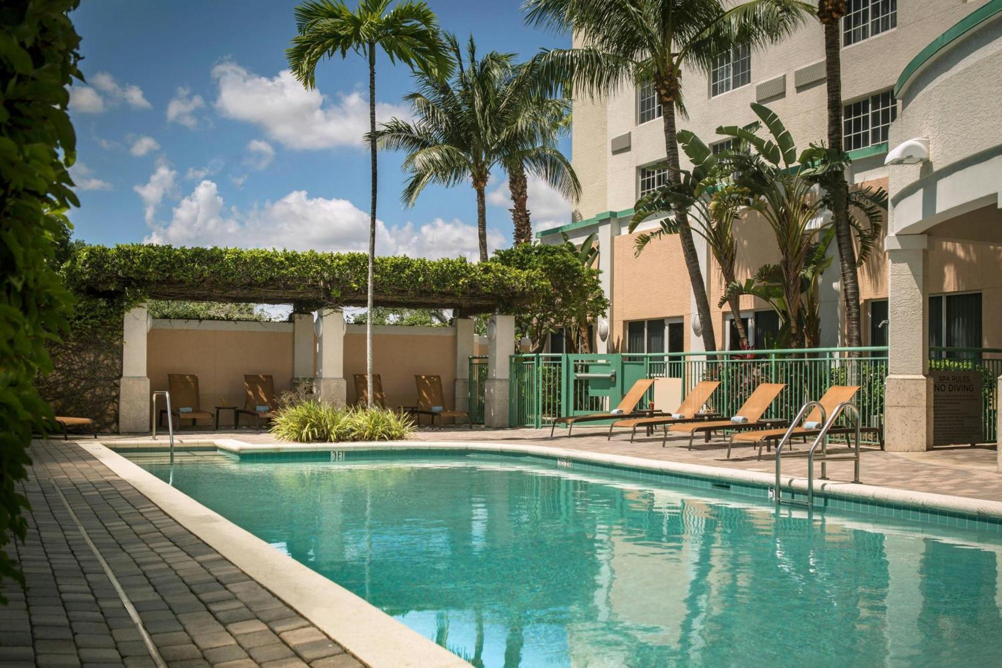 Hotel Courtyard By Marriott Lauderdale Airport & Cruise Port Dania Beach